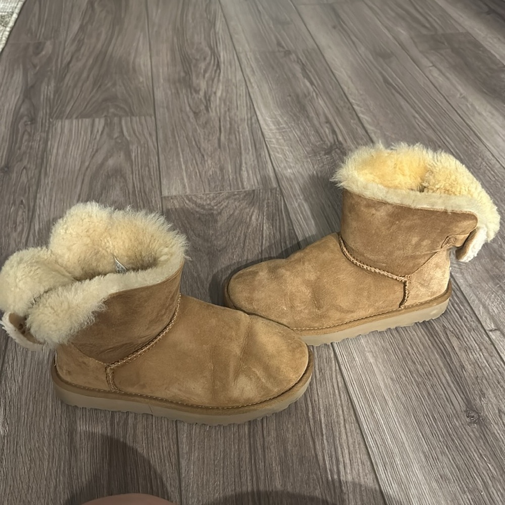 Uggs - image 5